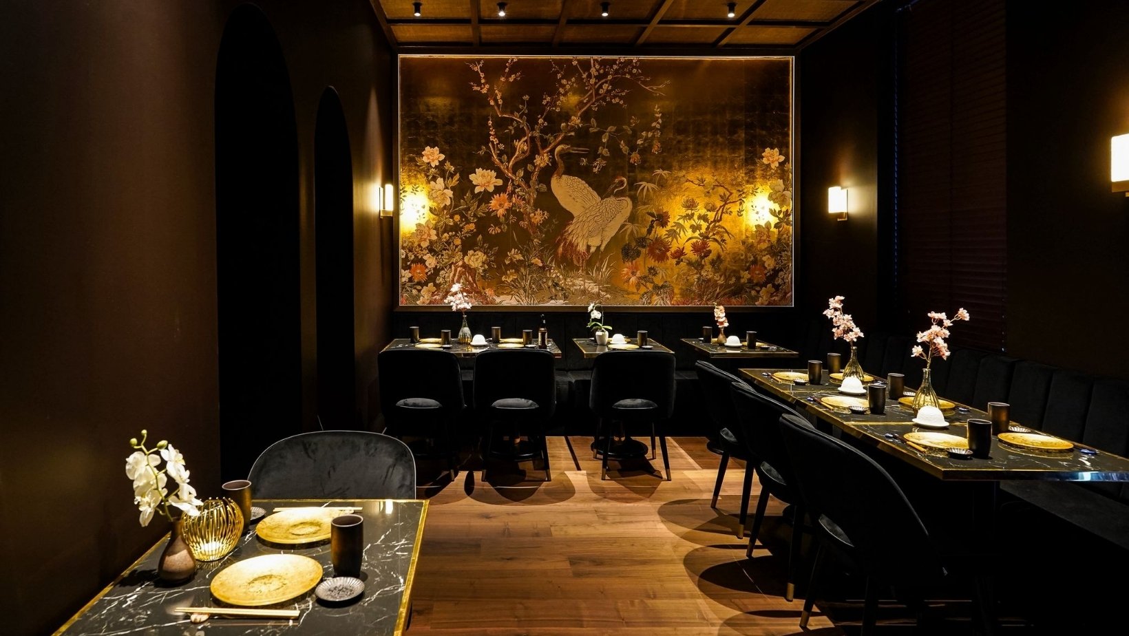 Tables de la salle de restaurant Lanlan Monaco